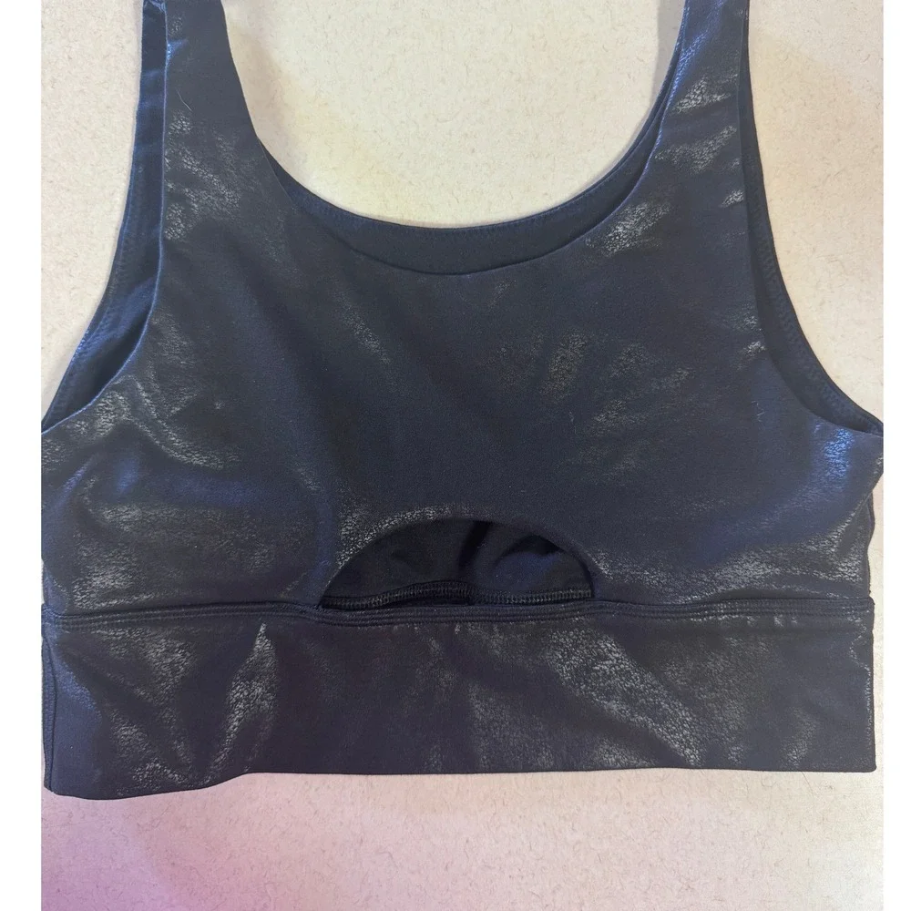 Offline by Aerie Black Crackle Foil Medium Support Sports Bra Cutout Back Small‎